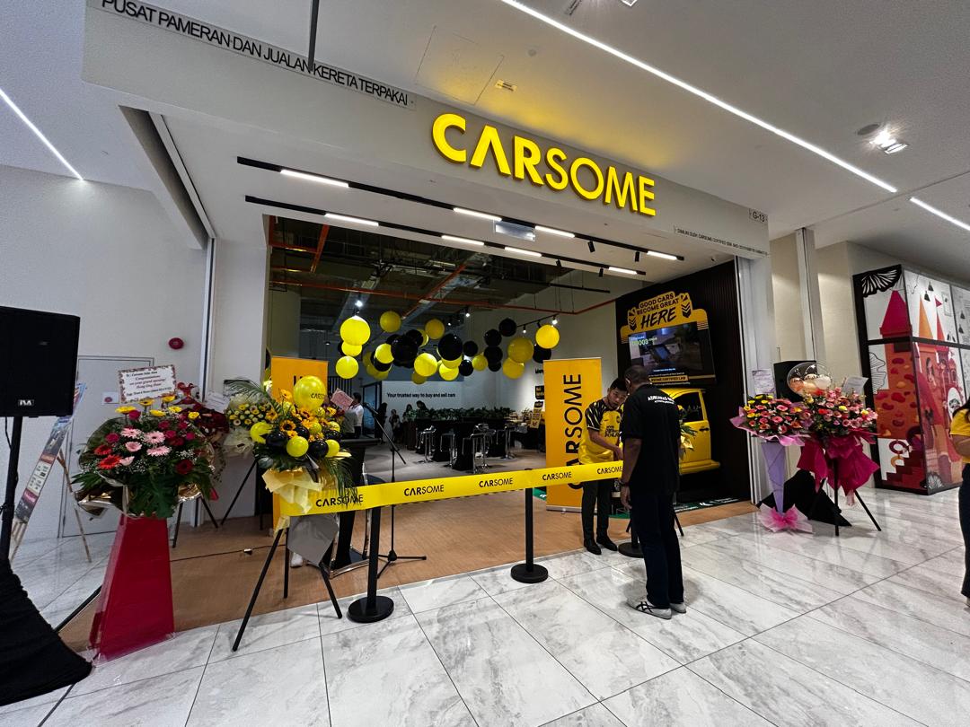Carsome showroom entrance in a shopping mall on opening day